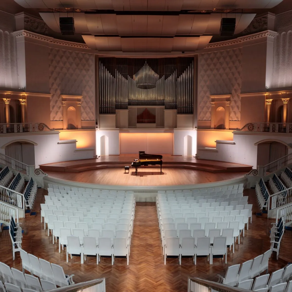 6 декабря 2025, Концертный зал имени П. И. Чайковского.
Солисты — Александр Князев (виолончель).
Дирижер — Фёдор Безносиков.
Сен-Санс, Чайковский, Дворжак